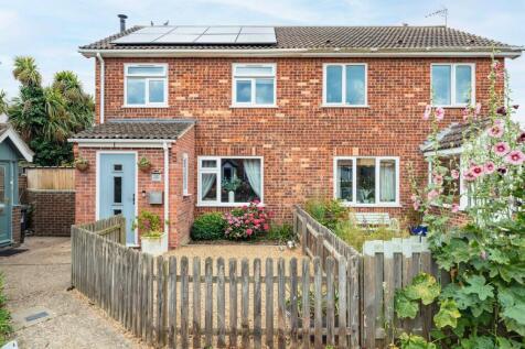 Lighthouse Close, Happisburgh