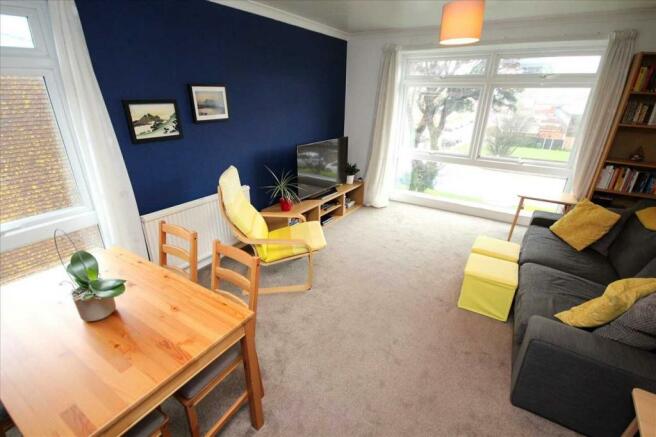 2 Bedroom Apartment For Sale In Dorchester Gardens West Worthing