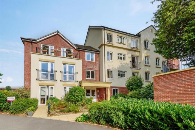 Holyshute Lodge (2).jpg