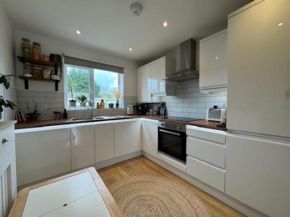 kitchen 2.jpg