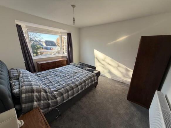 wallisdown road 401b bedroom.jpg