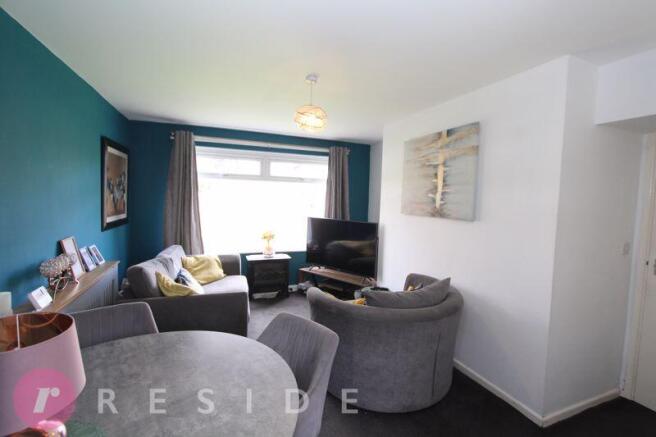 Lounge / Dining Area