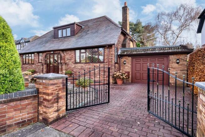 Links Road, Romiley
