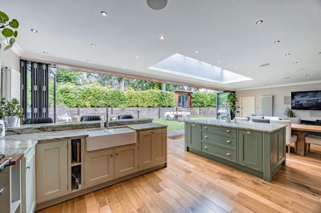 Kitchen/Sitting Area