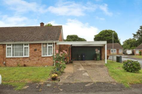 Chesham - 2 bedroom semi-detached bungalow for ...