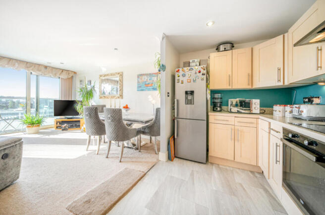 1356759-12-68d19e...