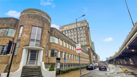 Great West Road, Brentford, TW8