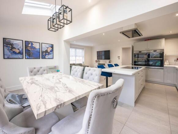 Kitchen / Lounge / Diner / Family Room