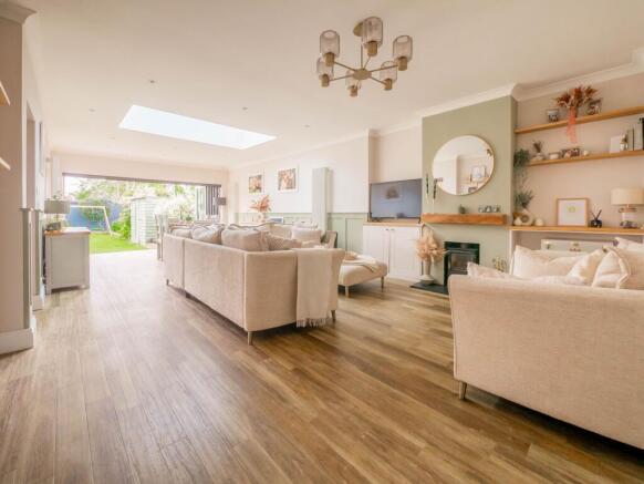 Lounge/Dining Room