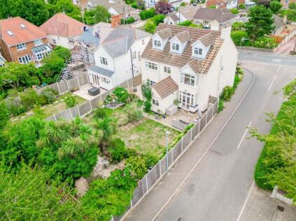 Daws Heath Road, Rayleigh, SS6