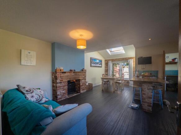 20250929112758 - 2025-09-29_10-56-02 - 9 Oakdene, 