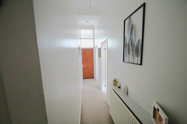 146 Hainault Hallway Bright GOOD.JPG