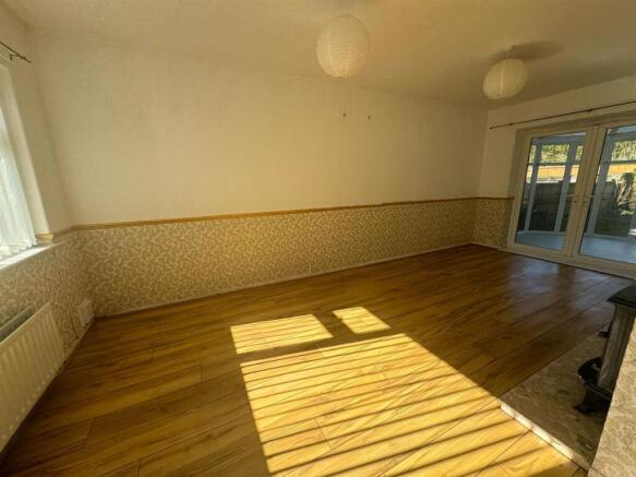 Living room 2.jpg