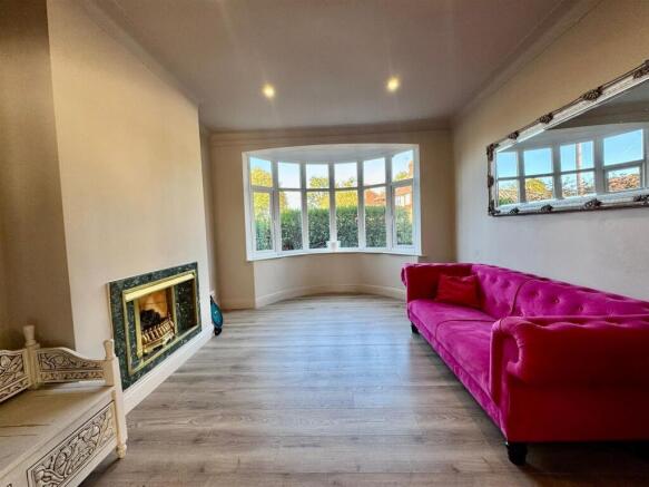 WhatsApp Image 2025-09-25 at 15.07.22.jpeg