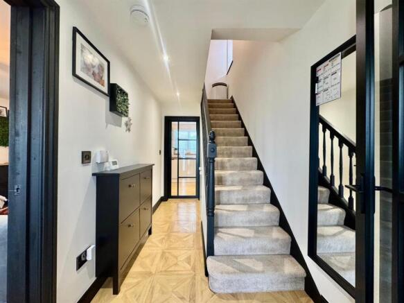 WhatsApp Image 2025-10-28 at 15.30.02 (1).jpeg