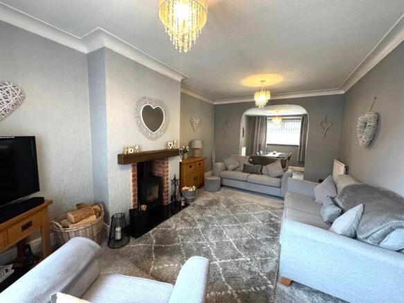 WhatsApp Image 2025-08-19 at 14.28.20 (4).jpeg