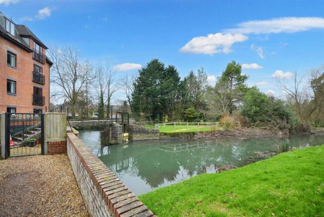 Communal Gardens over the River