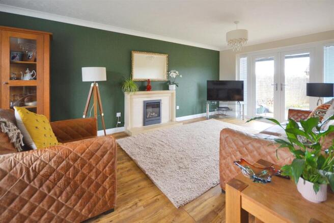 Sitting/Dining Room