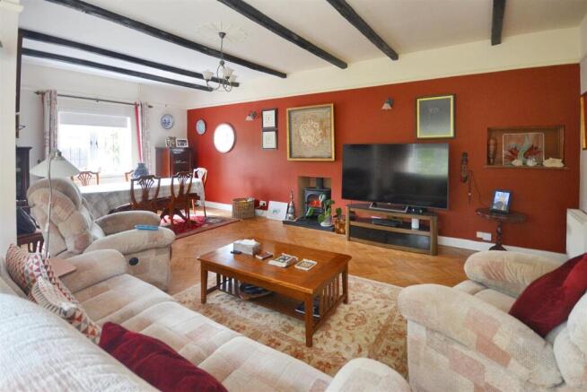 Sitting/Dining Room
