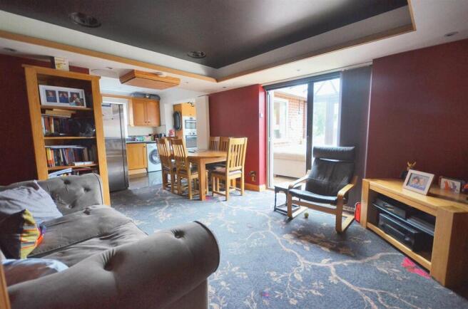 Sitting/Dining Room