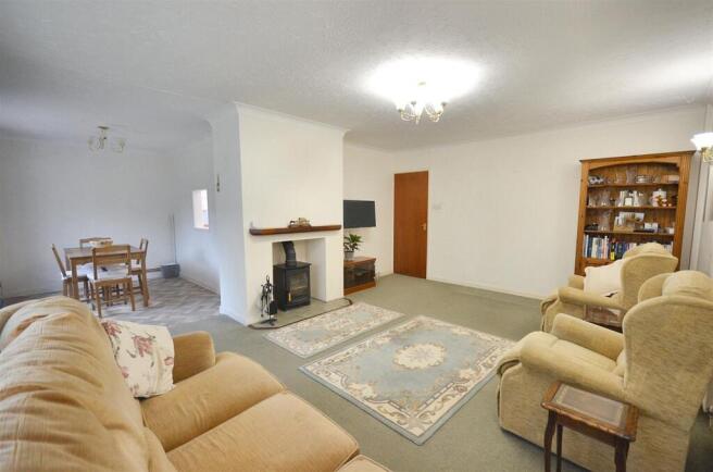 Sitting/Dining Room