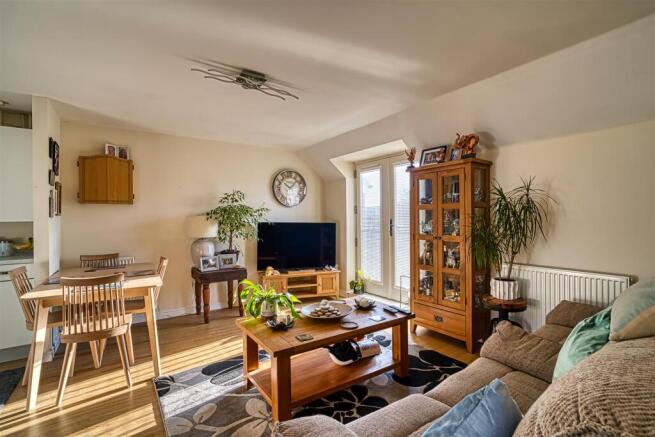 Sitting Room/Dining Room