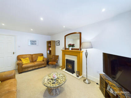 Stonecross Road, Whitby, YO21