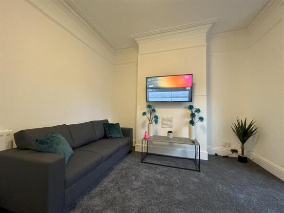 Front Room 2.jpg