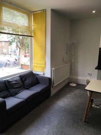 21) 105 Cottingham Road Kitchen 20.07.2020.jpg