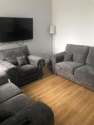 40 Falm livingroom.jpg