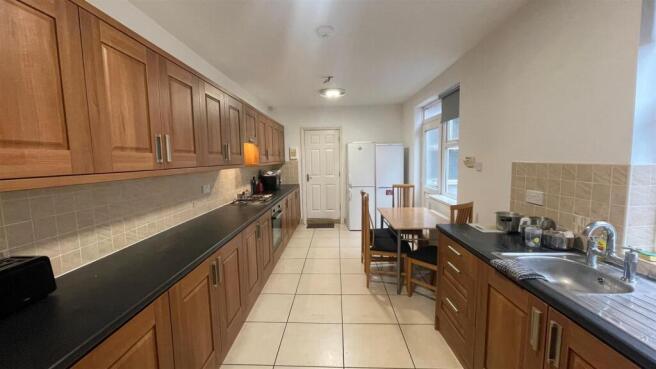 41 Heathcote Street Kitchen.jpg