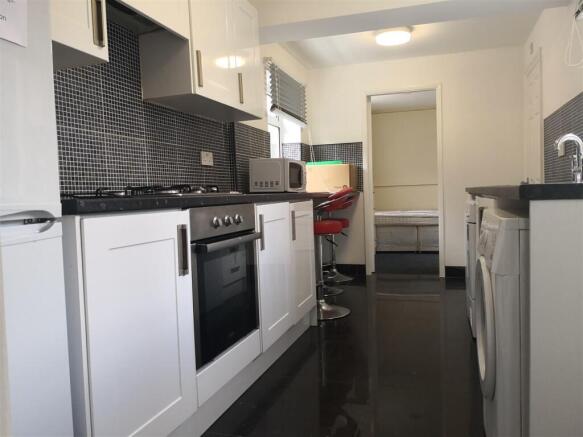 Kitchen 1.1.jpg