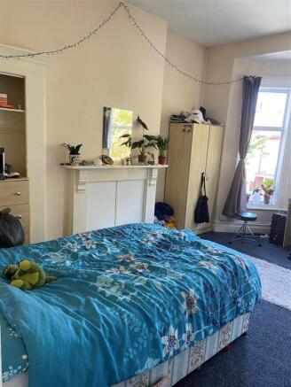 Bedroom 5.1.JPG