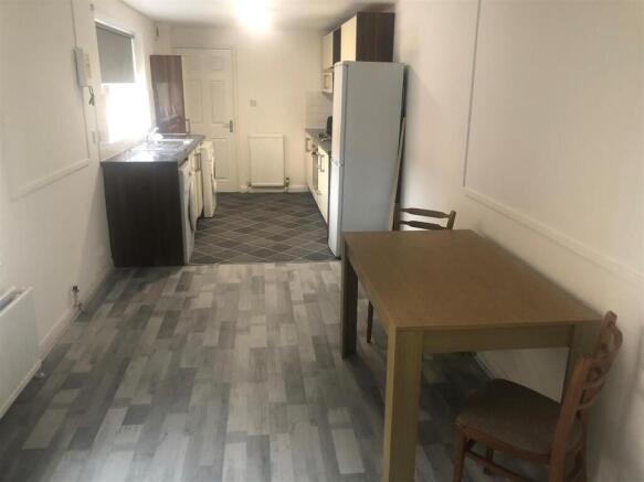 40 De Grey St Flat 1 Kitchen.jpg