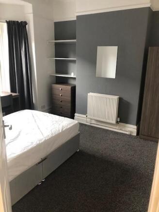 15 Falmouth Bedoom 1.jpg