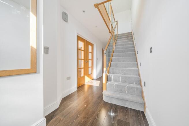 1361869-23-68dc46...