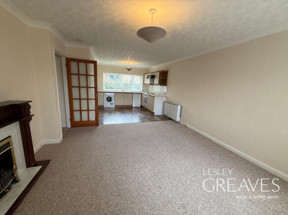 Living Room / Kit...