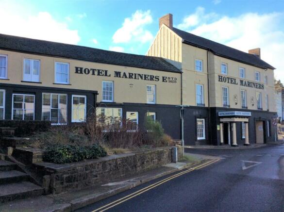 Hotel Mariners front image Aug22