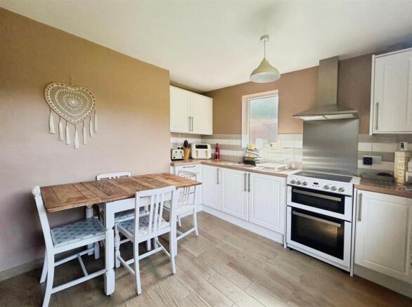 7591128b-Kitchen 20.jpg