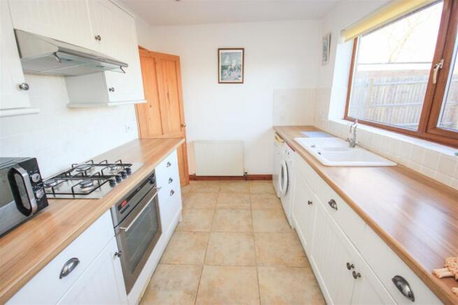 kitchen 1..jpg