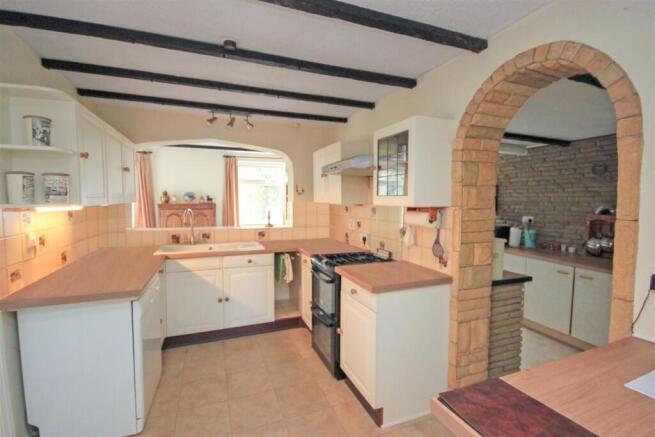 kitchen..jpg