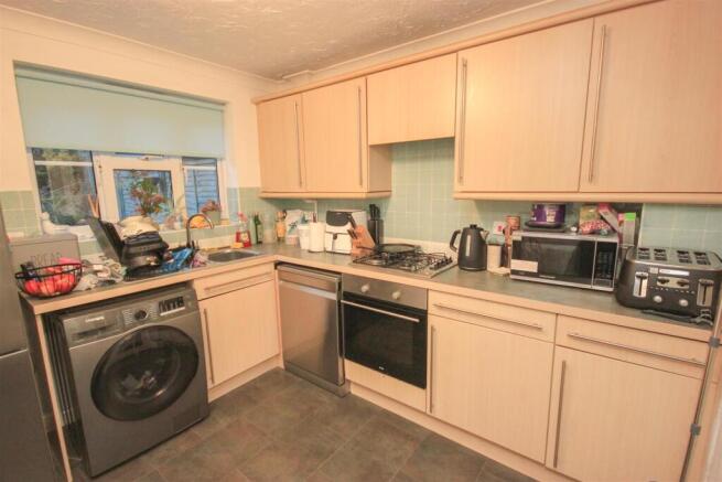 kitchen..jpg