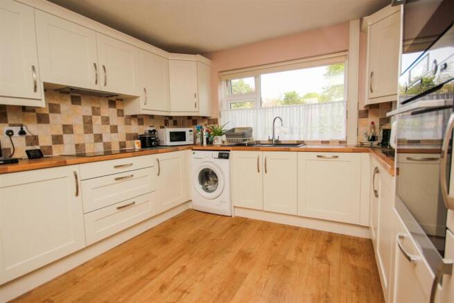 kitchen 1.JPG