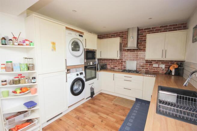 kitchen 1.JPG