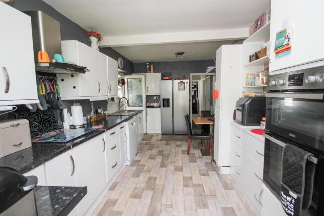 kitchen 1.JPG