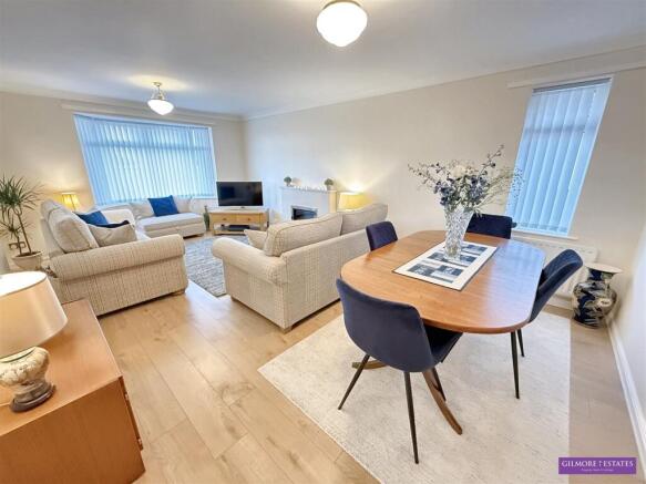 LOUNGE/ DINING ROOM