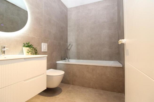 2 Bed, 2 Bathroom NEW BUILD in Sudbury Town almos