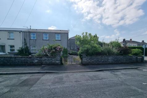Crescent Road, Sarn, CF32
