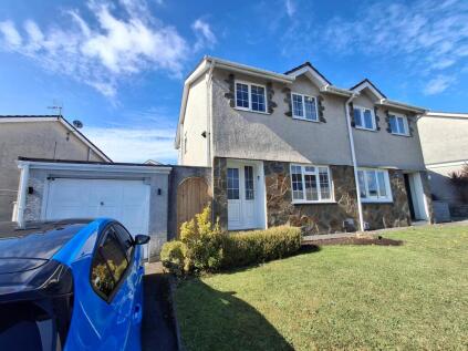 Maple Drive, Brackla, CF31