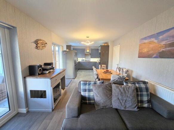 FAMILY KITCHNE/DINER/LIVING